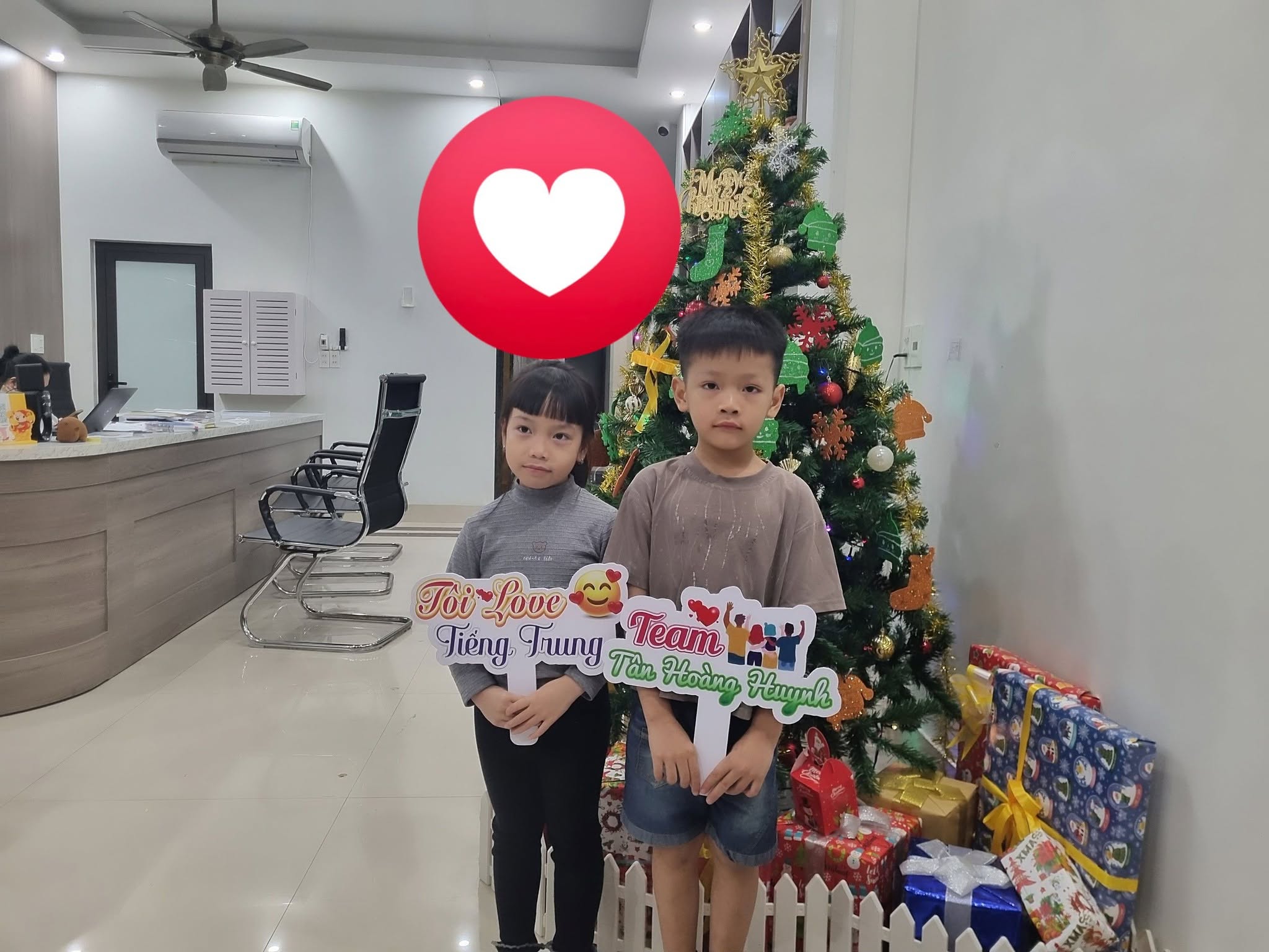 Niềm vui học tiếng Trung của các học viên nhí tại Tân Hoàng Huỳnh HSK